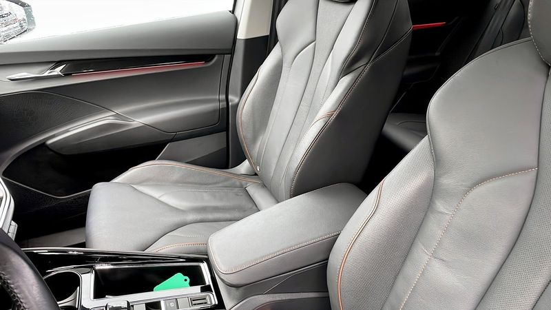 Skoda Enyaq bild 8