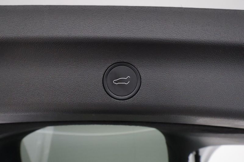 Tesla Model Y bild 26