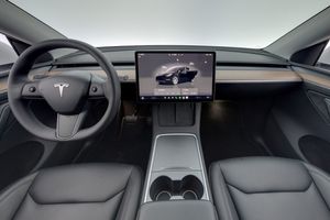 Tesla Model Y bild 13