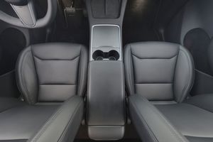 Tesla Model Y bild 14