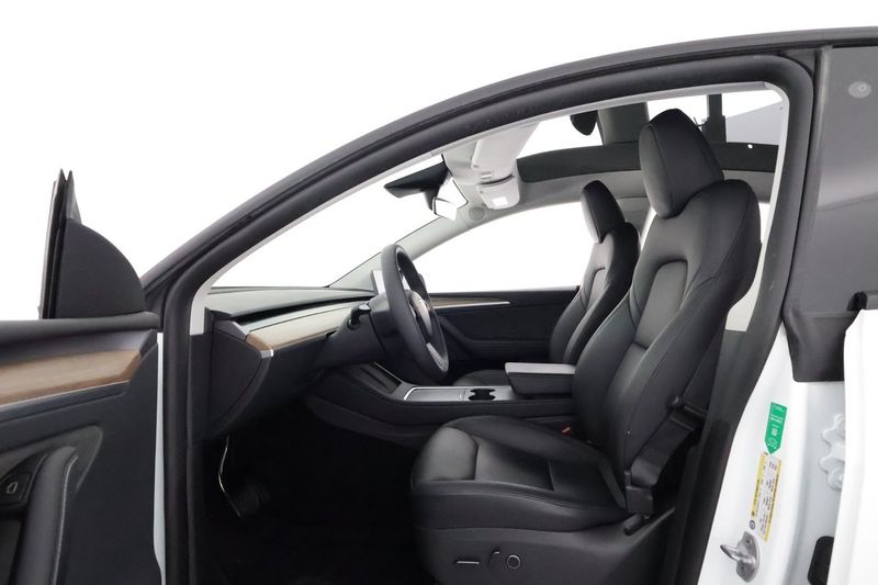 Tesla Model Y bild 10