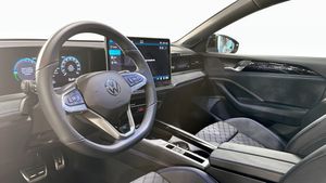 Volkswagen Passat bild 7