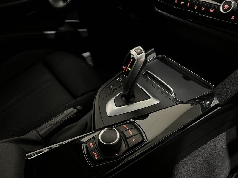 BMW 320 bild 17