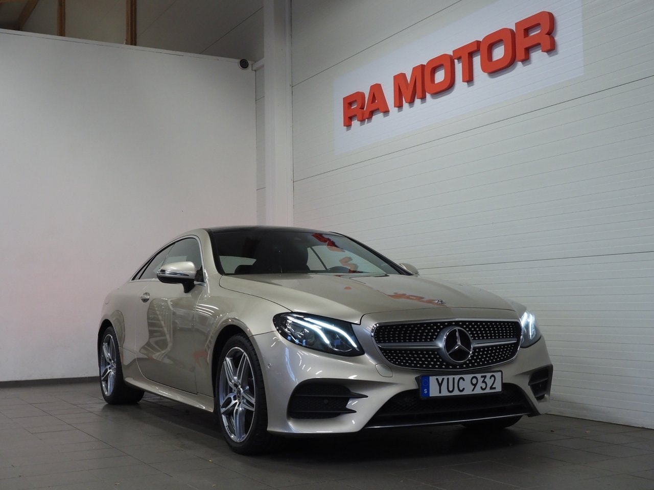 Mercedes E200