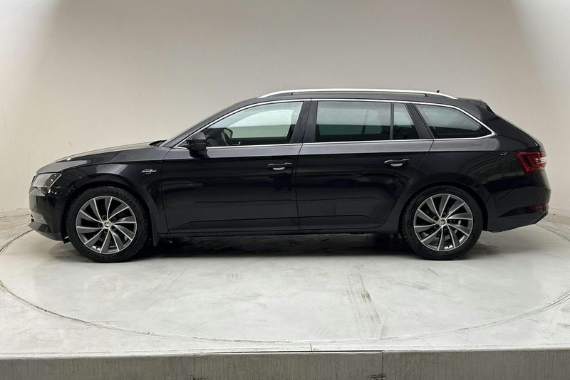 Skoda Superb bild 2