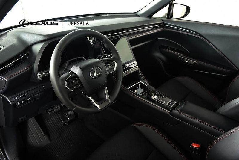 Lexus LBX bild 15