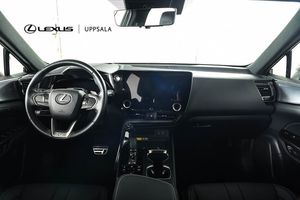 Lexus NX bild 9