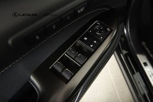 Lexus NX bild 10