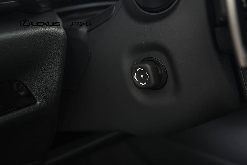 Lexus NX bild 13