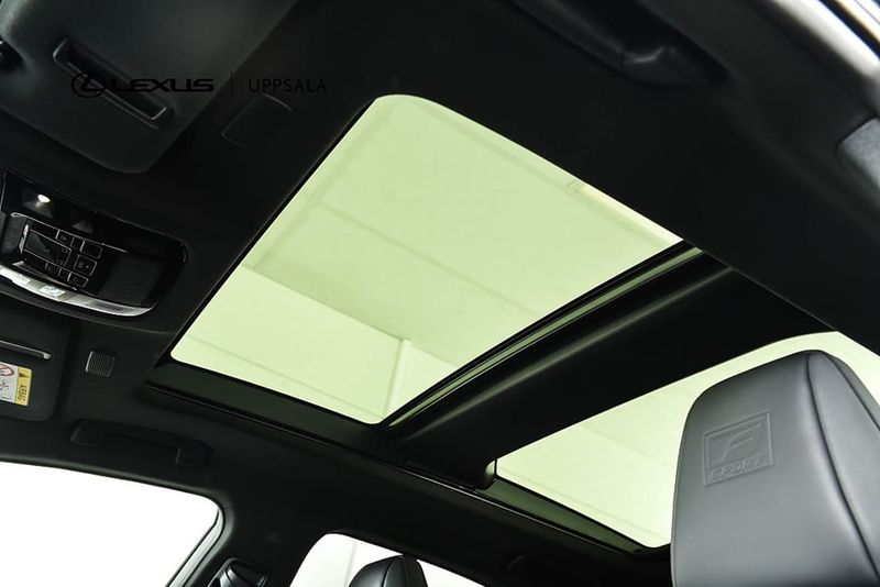 Lexus NX bild 19