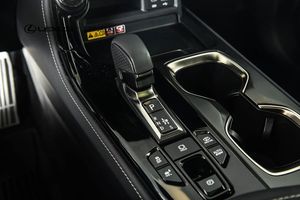 Lexus NX bild 15