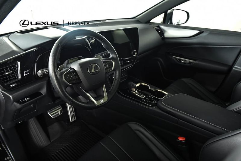 Lexus NX bild 18