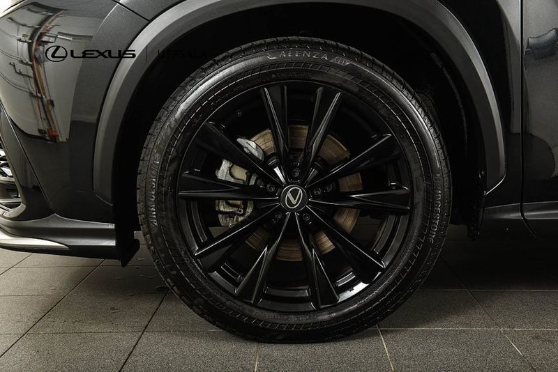 Lexus NX bild 25