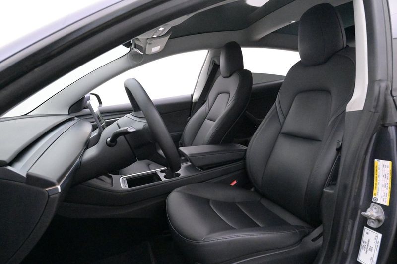 Tesla Model 3 bild 9