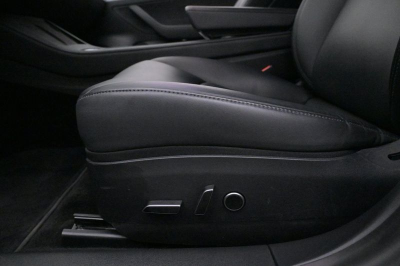Tesla Model 3 bild 11