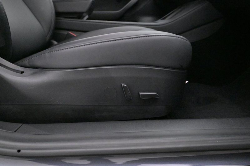 Tesla Model 3 bild 13
