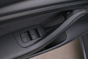 Tesla Model 3 bild 10