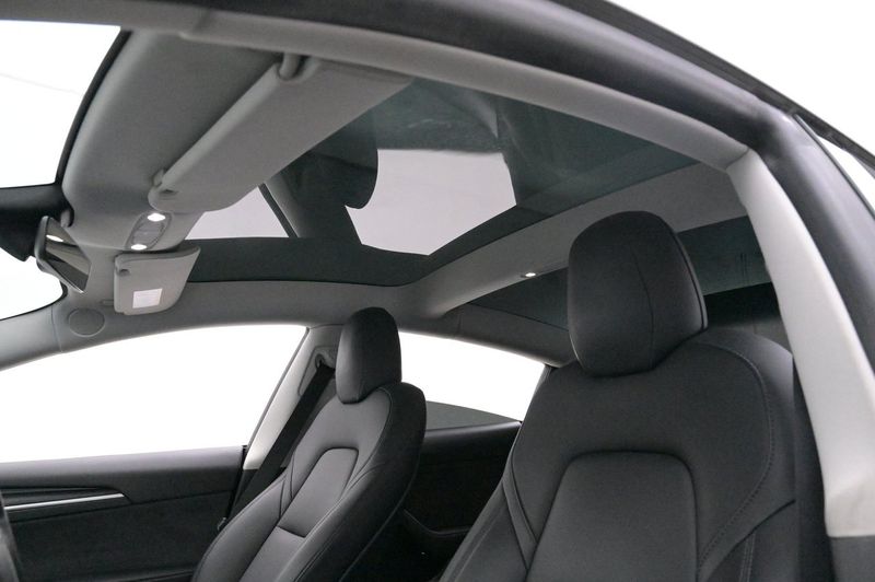 Tesla Model 3 bild 24