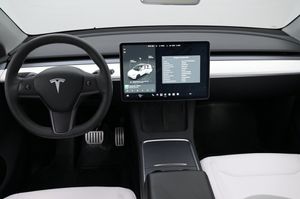 Tesla Model Y bild 6