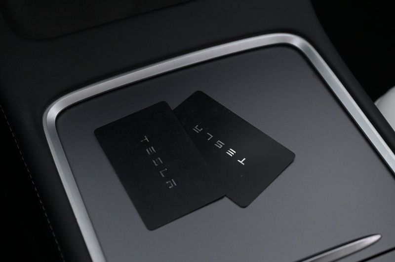Tesla Model Y bild 24