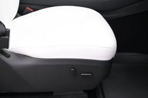 Tesla Model Y bild 13