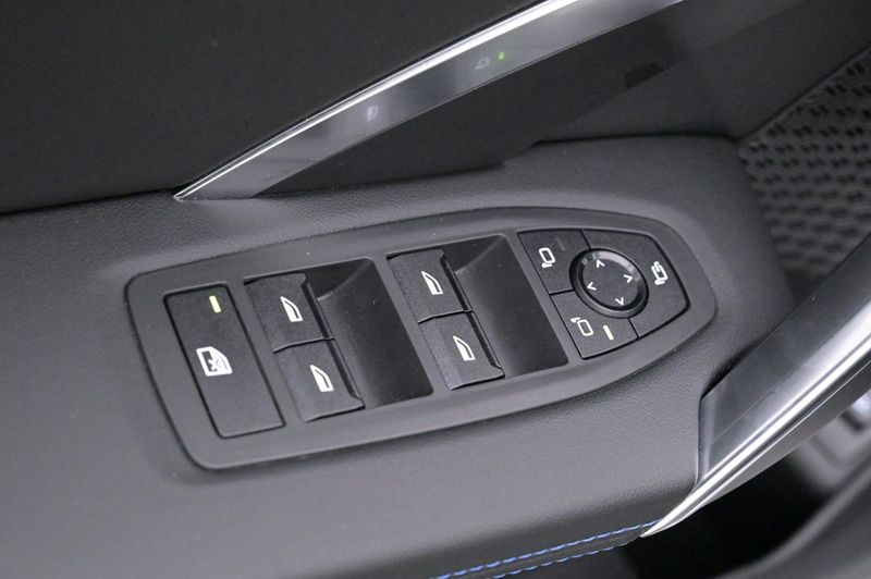 BMW iX1 bild 12