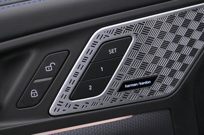 BMW iX1 bild 13