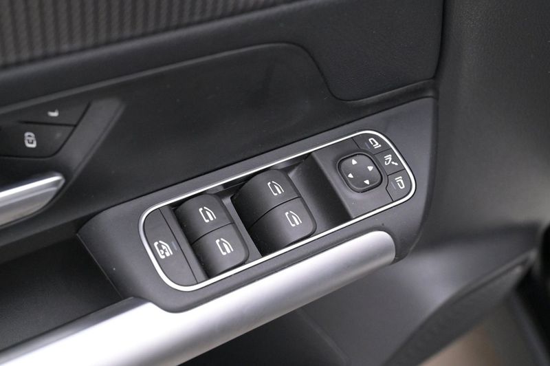 Mercedes EQA300 bild 12