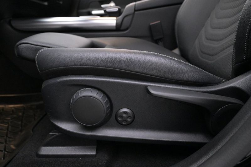 Mercedes EQA300 bild 14