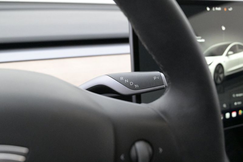 Tesla Model 3 bild 8