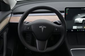 Tesla Model 3 bild 7