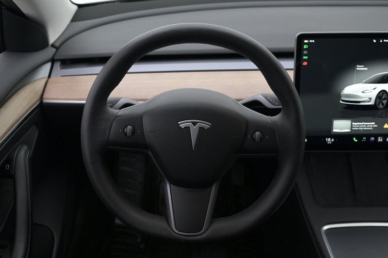 Tesla Model 3 bild 7