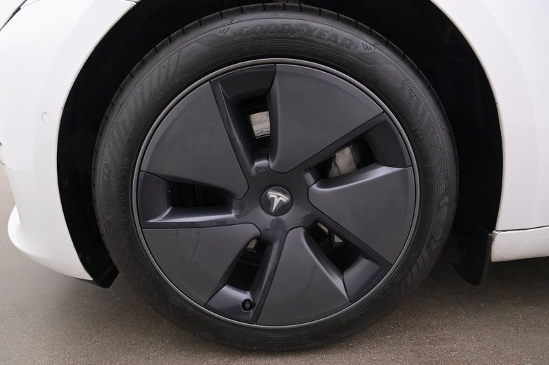 Tesla Model 3 bild 27
