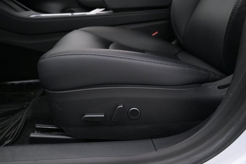 Tesla Model 3 bild 10
