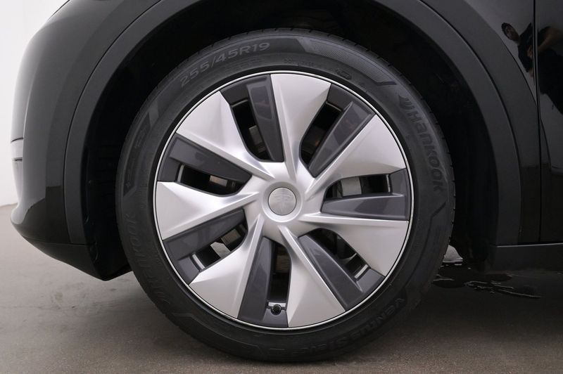 Tesla Model Y bild 27