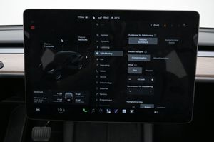 Tesla Model Y bild 15