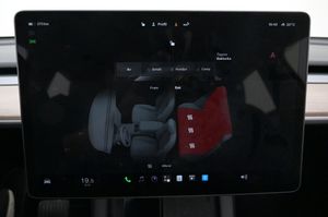 Tesla Model Y bild 19