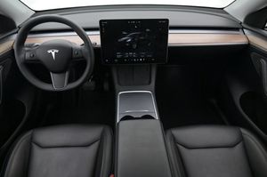 Tesla Model Y bild 6