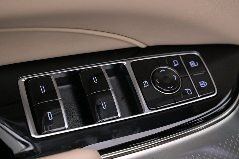 Cadillac Lyriq bild 11