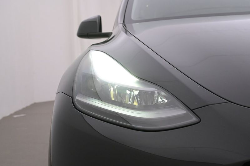 Tesla Model Y bild 26