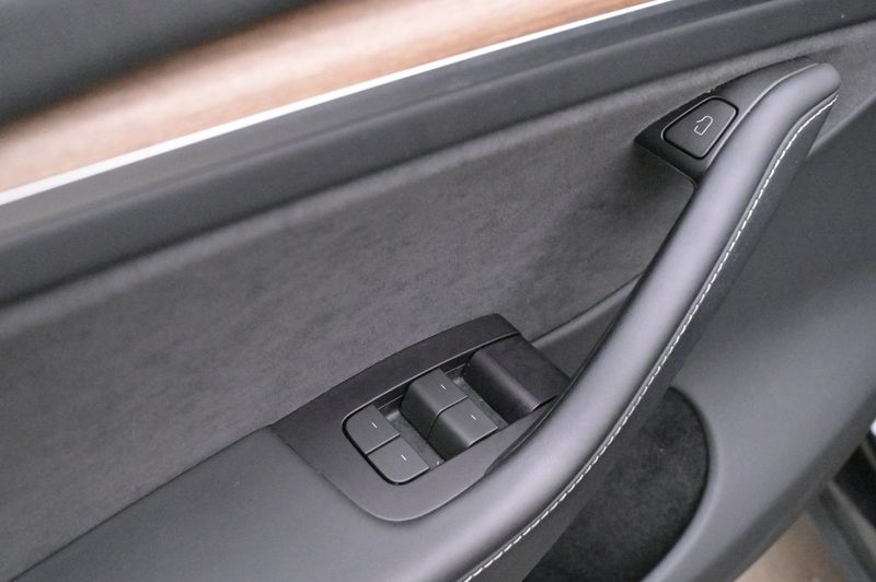 Tesla Model Y bild 10