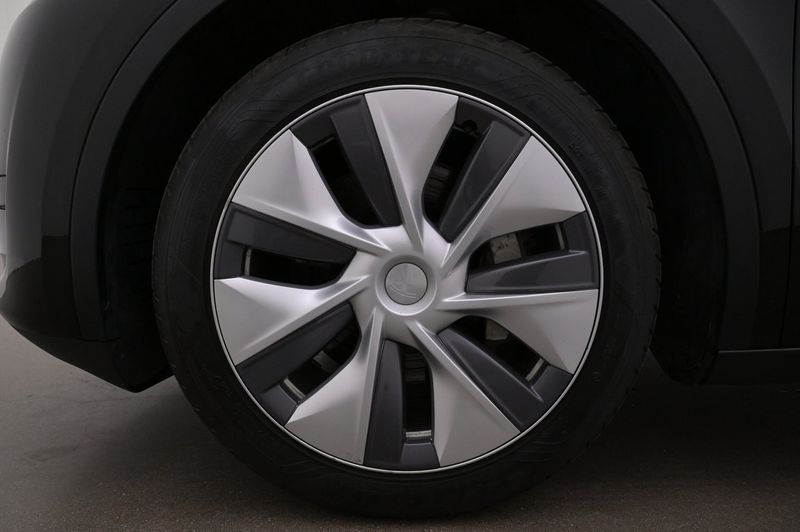 Tesla Model Y bild 27