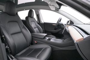 Tesla Model Y bild 12