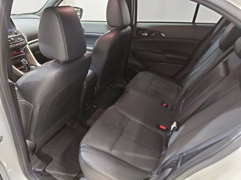 Mitsubishi Eclipse Cross bild 11