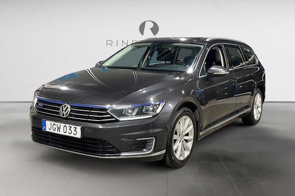 Volkswagen Passat Variant 1.4 TSI 218 HK AUT GTE DRAG B-VÄRM B-KAMERA 17" - 2018