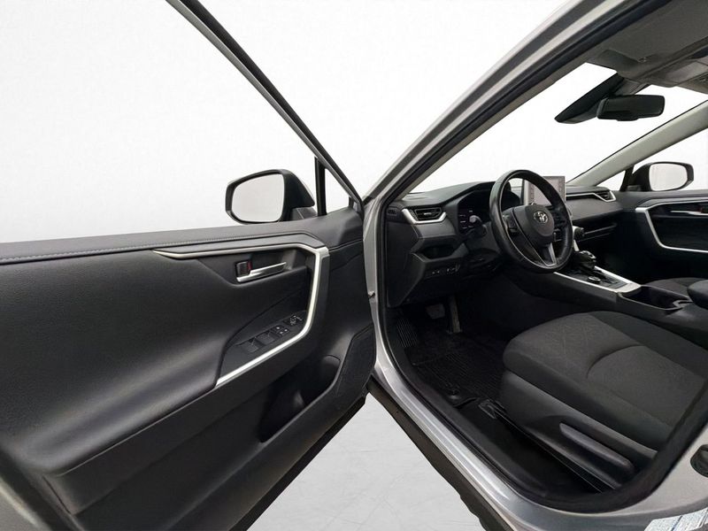 Toyota RAV4 bild 11