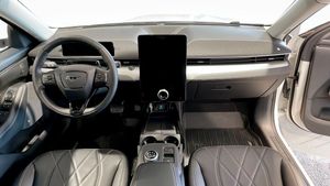 Ford Mustang Mach-E bild 4