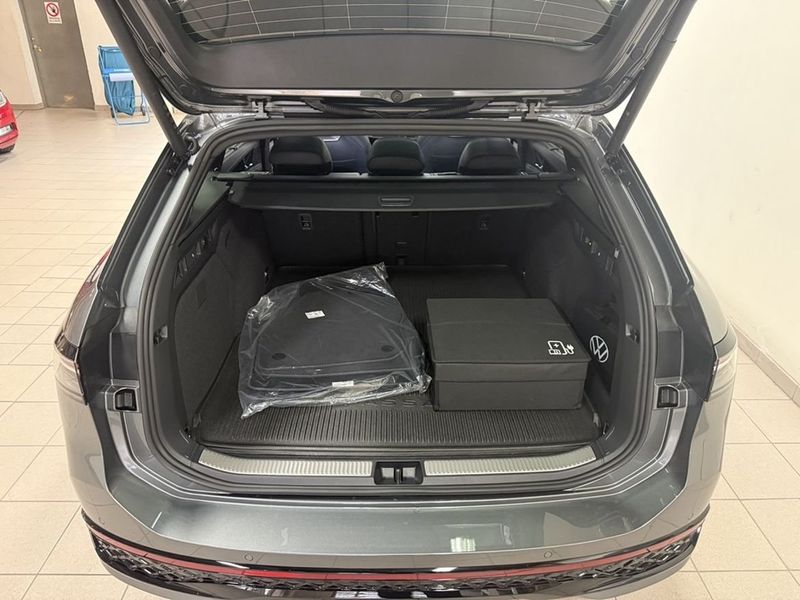 Volkswagen Passat bild 10