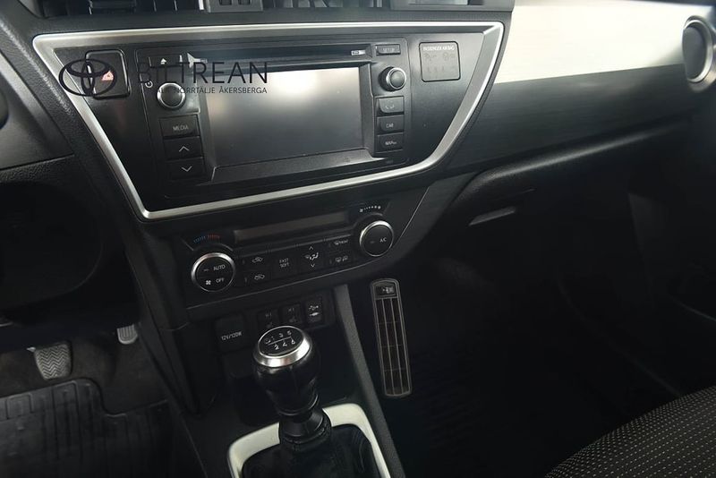Toyota Auris bild 13