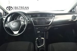 Toyota Auris bild 8